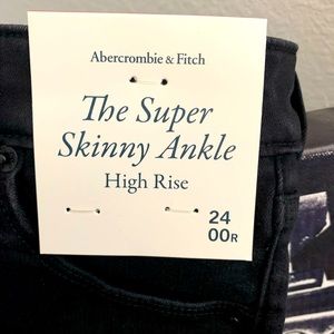 Abercrombie skinny High rise jean-Brand new w/ tags black SZ 00